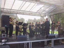 „V RYTMU ORCHESTRŮ A DALŠÍCH PŘEKVAPENÍ“ NA DOUBRAVSKÉM NÁMĚSTÍ S NAŠÍ DOUBRAVOU