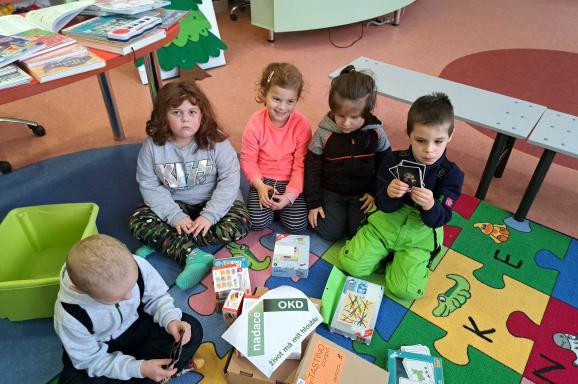 Regionální knihovna Karviná, příspěvková organizace - Společně s úsměvem IV - Seznámení s knihovnou všemi smysly