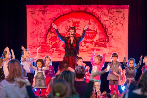 Městký dům kultury  Karviná - projekt Karvinský kulturní advent 2015 -  Mikulášoviny.jpg